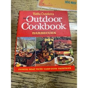 Vintage Betty Crockers New Outdoor Cookbook Barbecues Grilling 1967 1st Edition